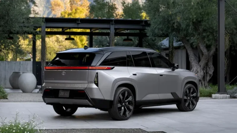 Toyota Highlander EV Üretiminde Gecikme: Bayilerde Stok Krizi Kapıda
